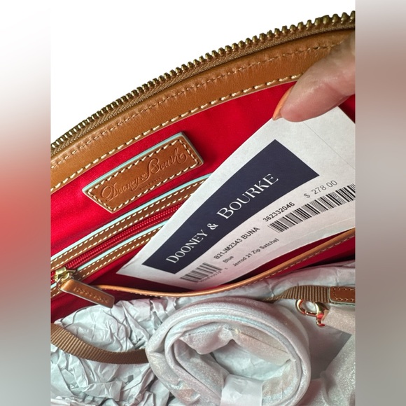 NWT! Dooney & Bourke Disney Parks Satchel - Picture 6 of 8